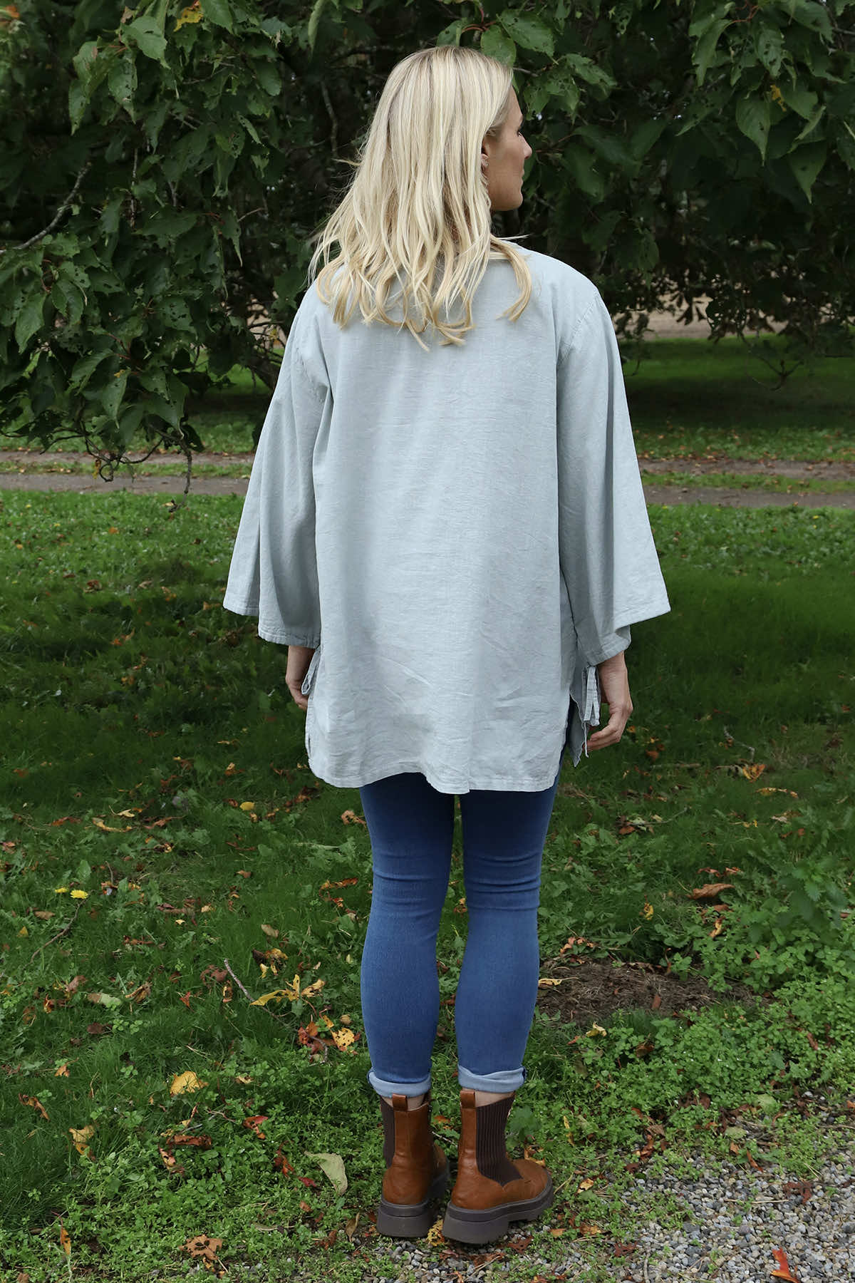Nulvi V-Neck Linen Top Mid Grey