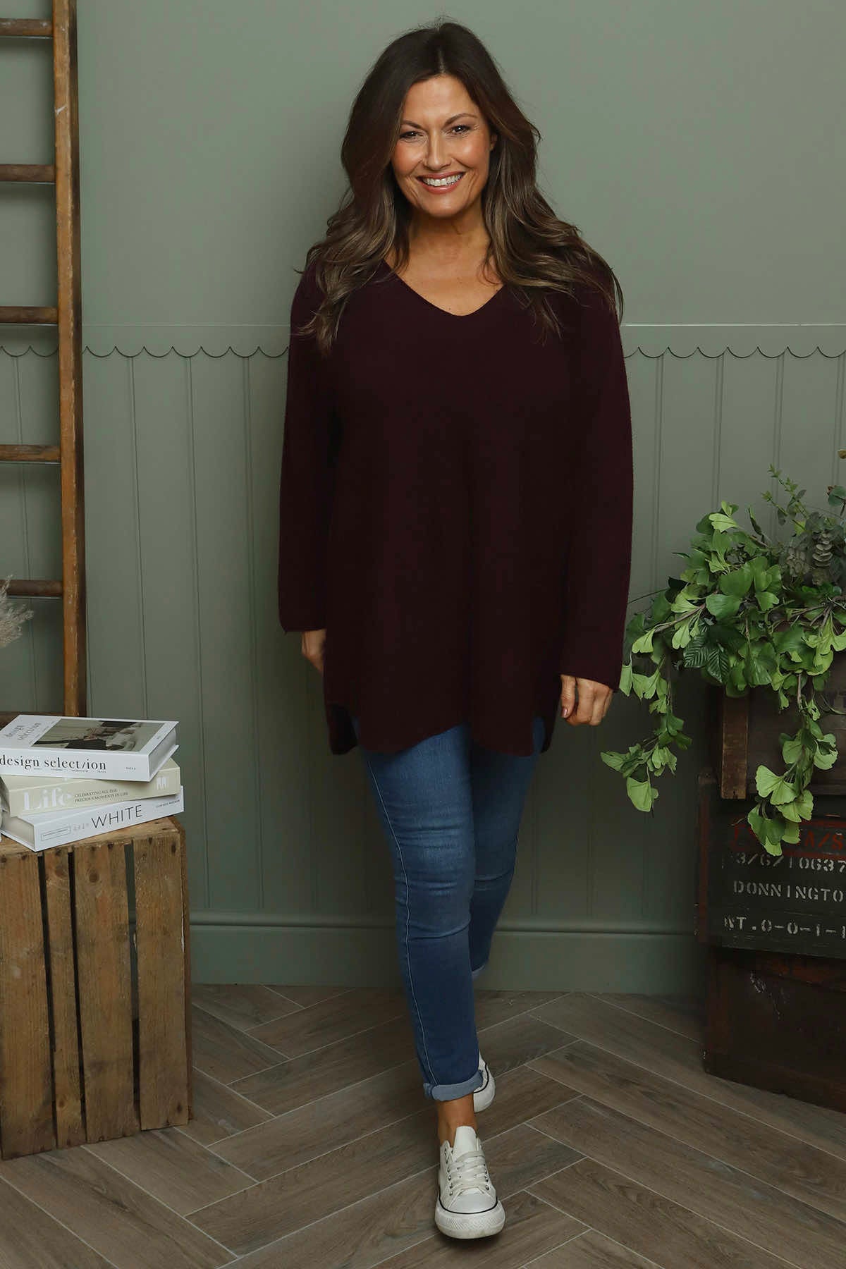 Lynna V-Neck Jumper Burgundy