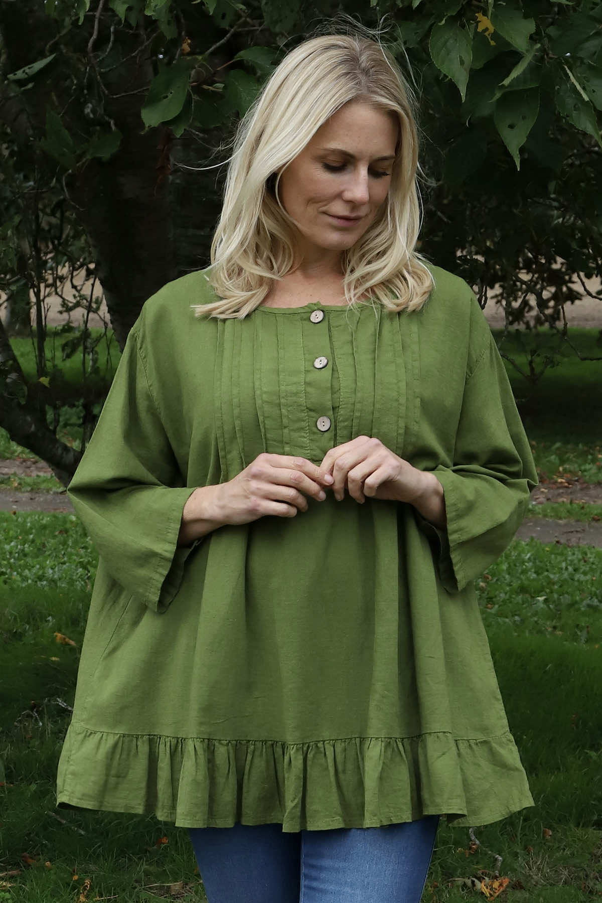 Dawsmere Button Linen Top Olive