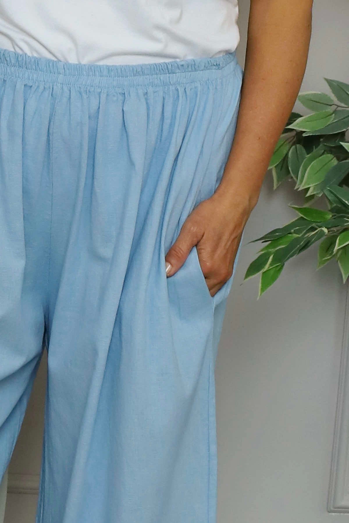 Daphne Linen Trousers Light Blue