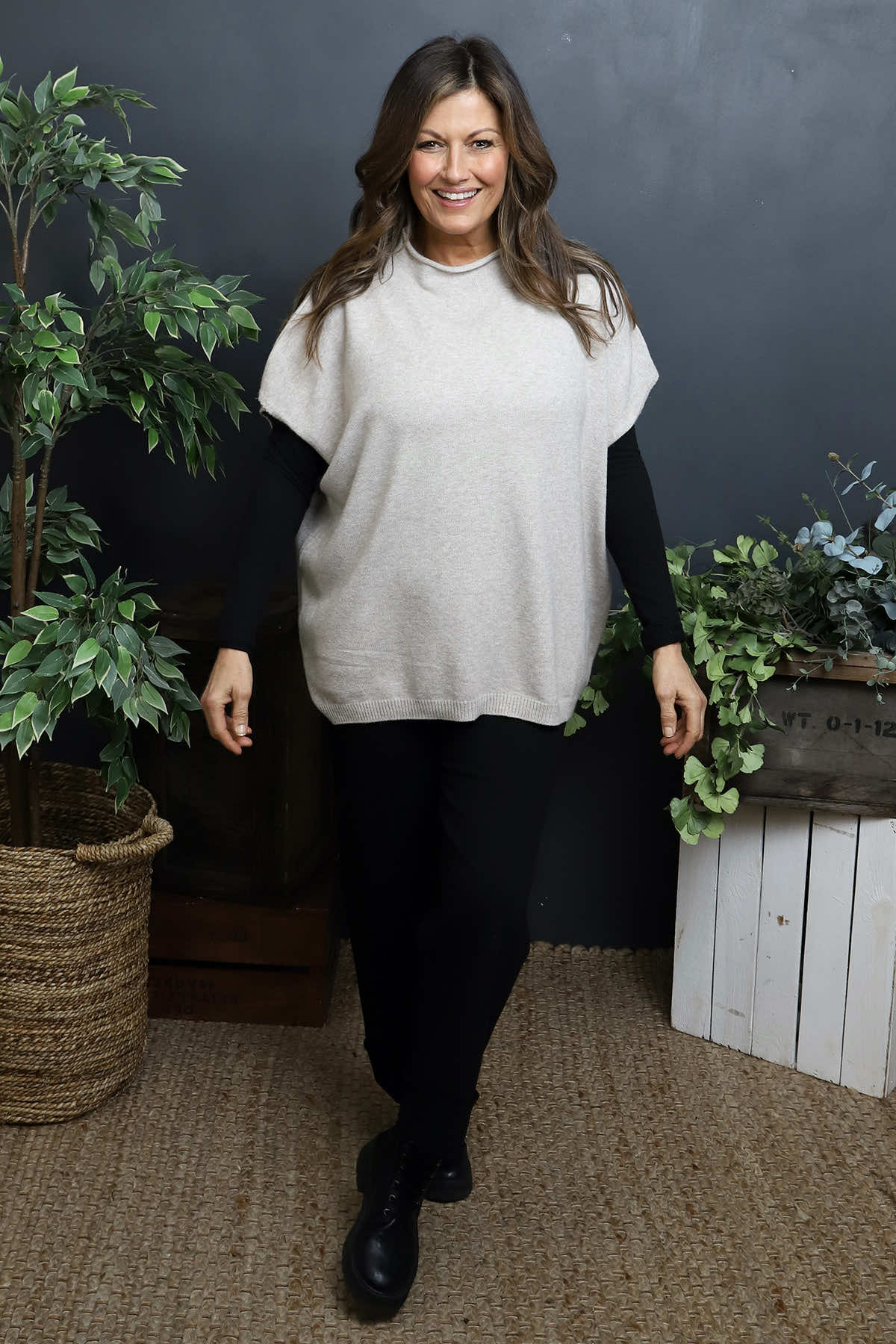 Mila Knitted Vest Stone