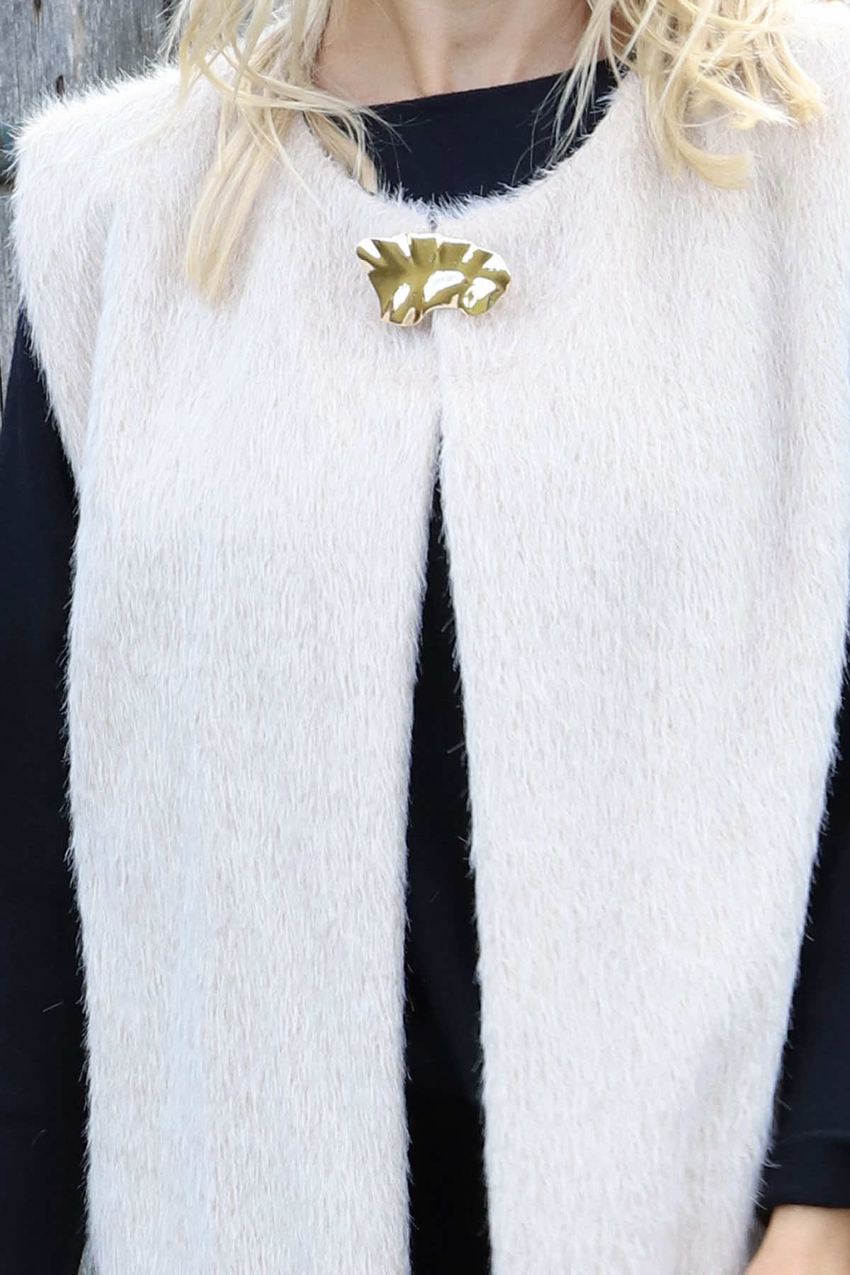 Sunya Fluffy Gilet Stone