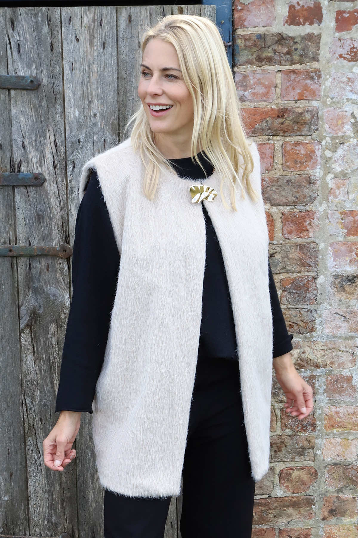 Sunya Fluffy Gilet Stone