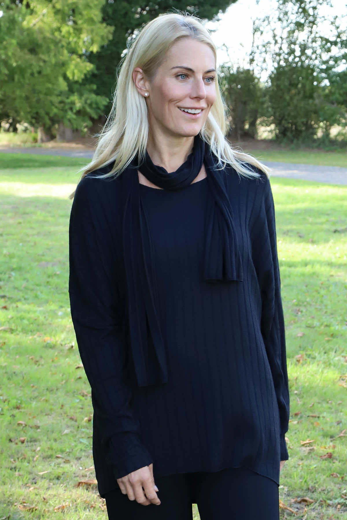 Santana Knitted Scarf Top Black