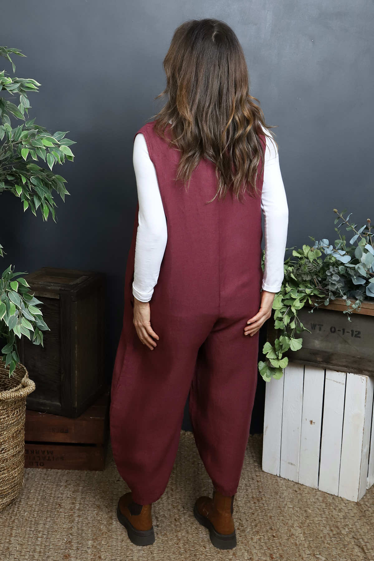 Margot Sleeveless Linen Jumpsuit Wine