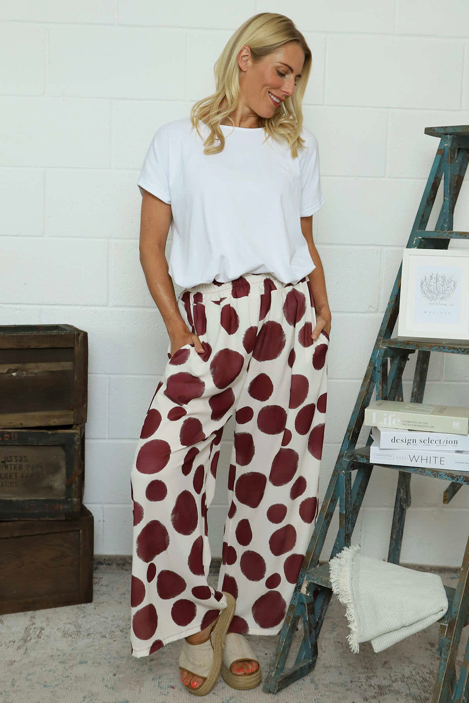 Hetty Wide Leg Print Trousers Burgundy