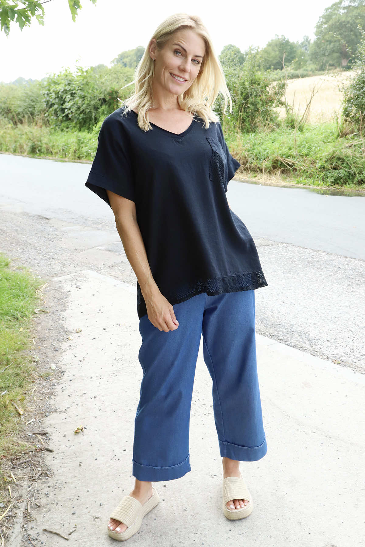 Vera Pocket Linen Top Black