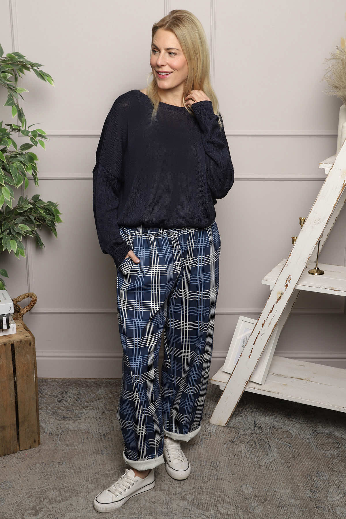Kirri Check Trousers Navy