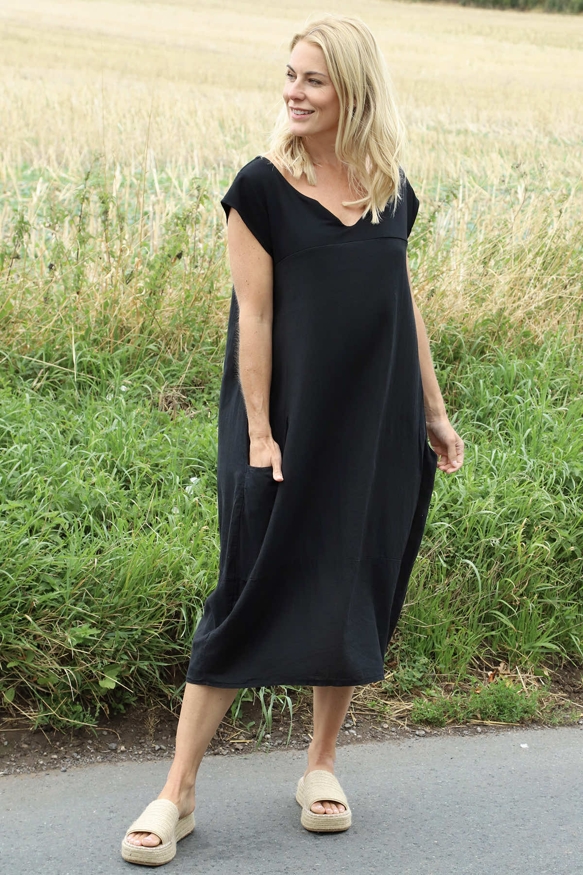 Cyrilla Linen Dress Black