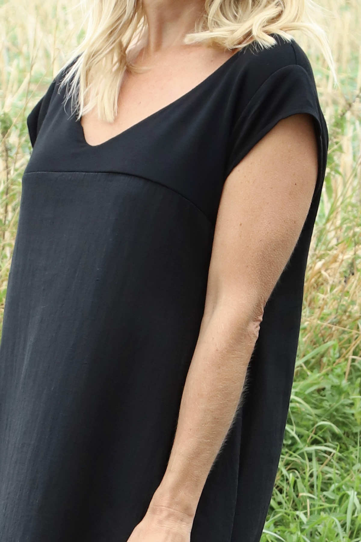 Cyrilla Linen Dress Black