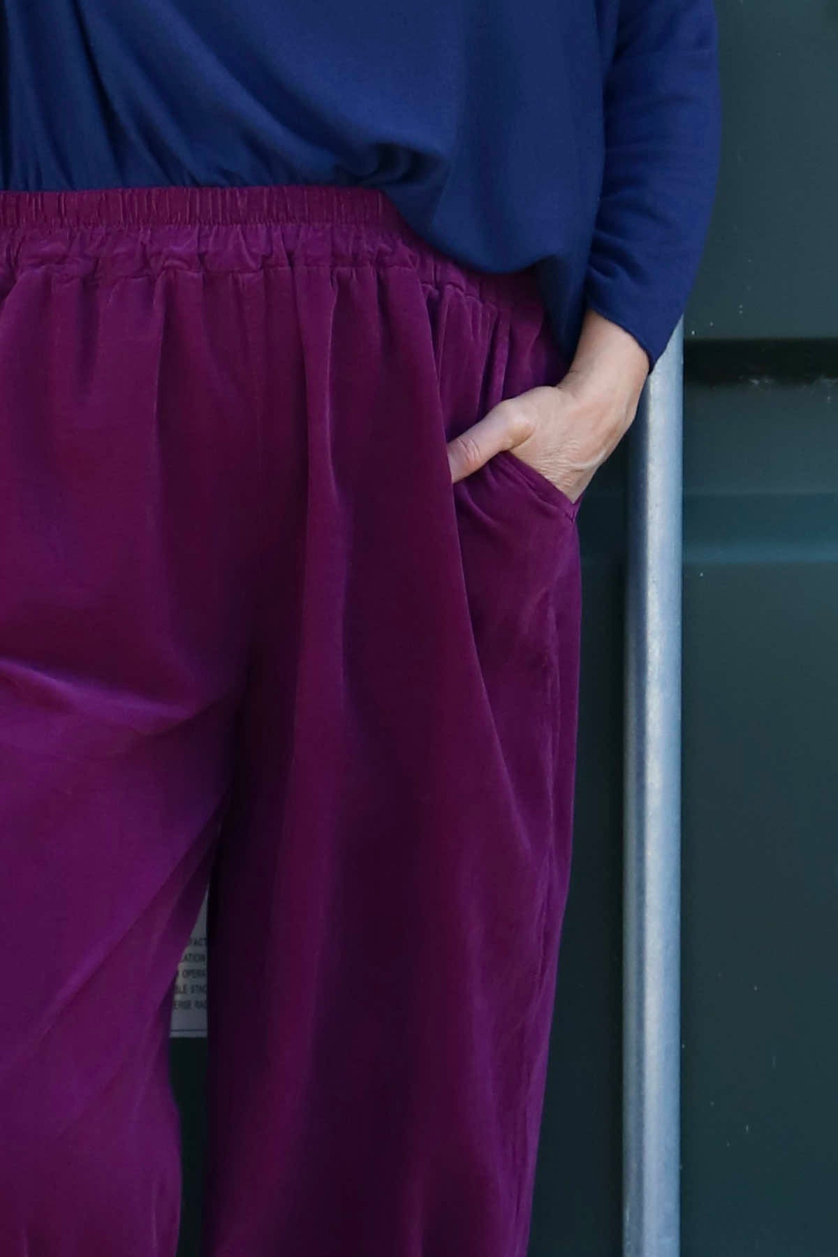 Maddie Needlecord Trousers Burgundy