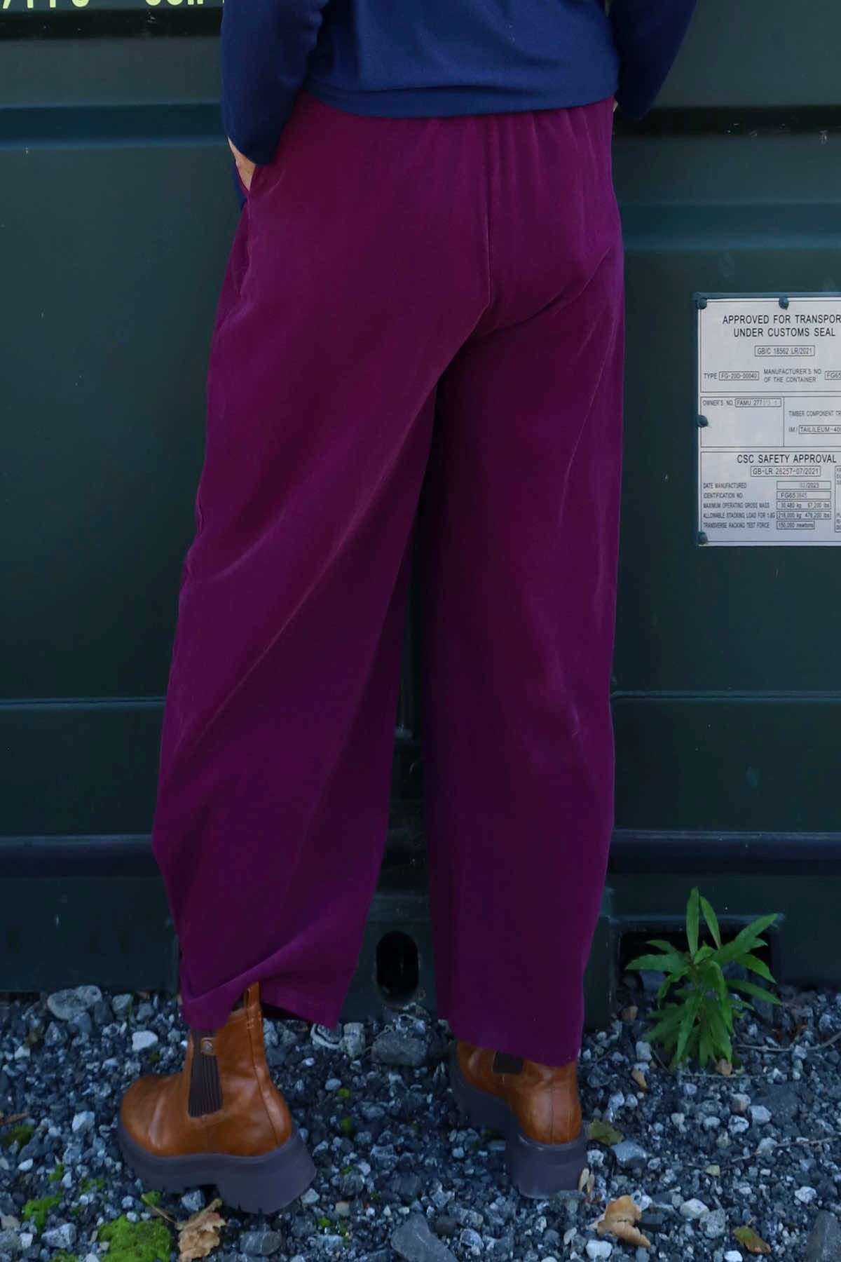 Maddie Needlecord Trousers Burgundy