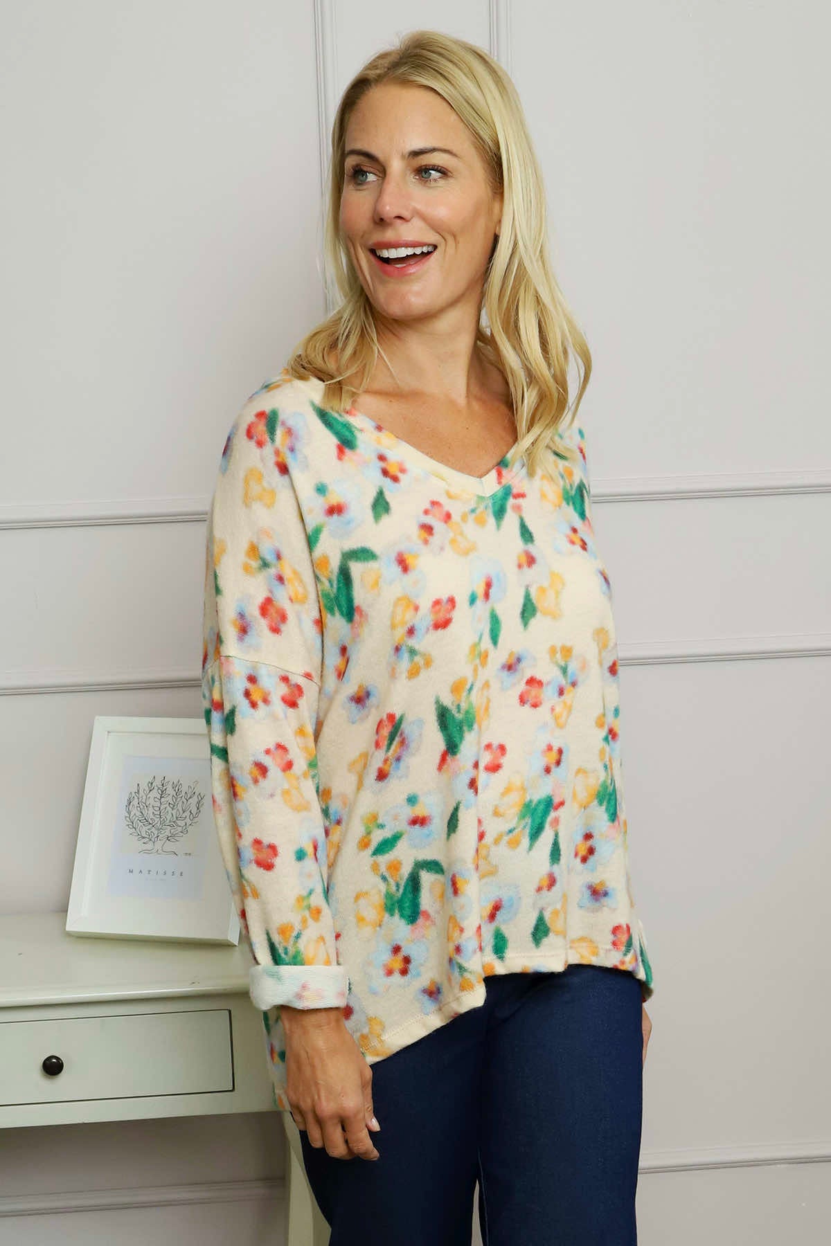 Kirsty Flower V-Neck Knit Top Cream