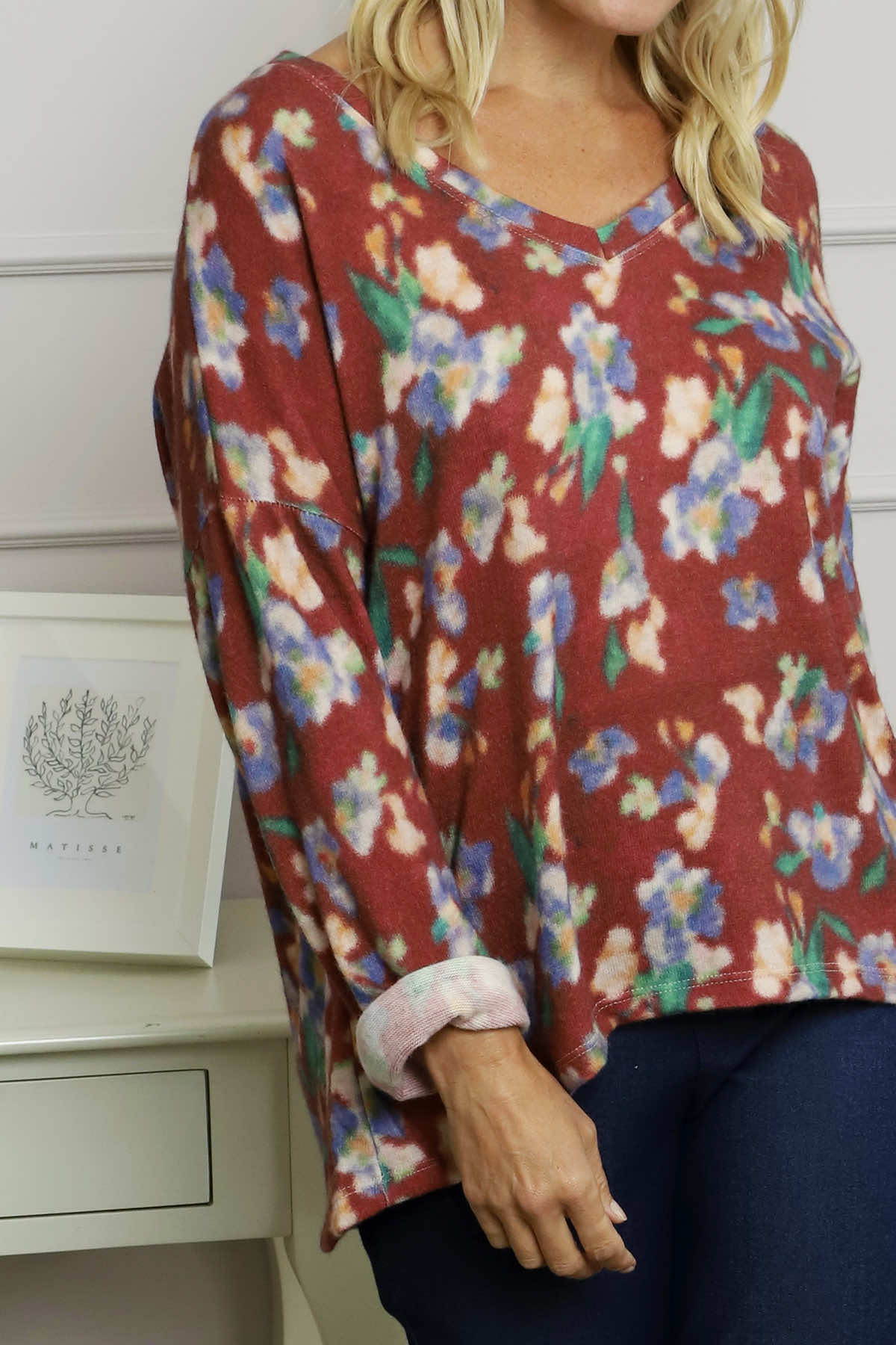 Kirsty Flower V-Neck Knit Top Wine