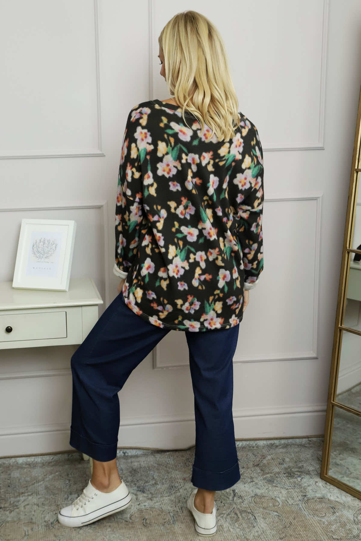 Kirsty Flower V-Neck Knit Top Black