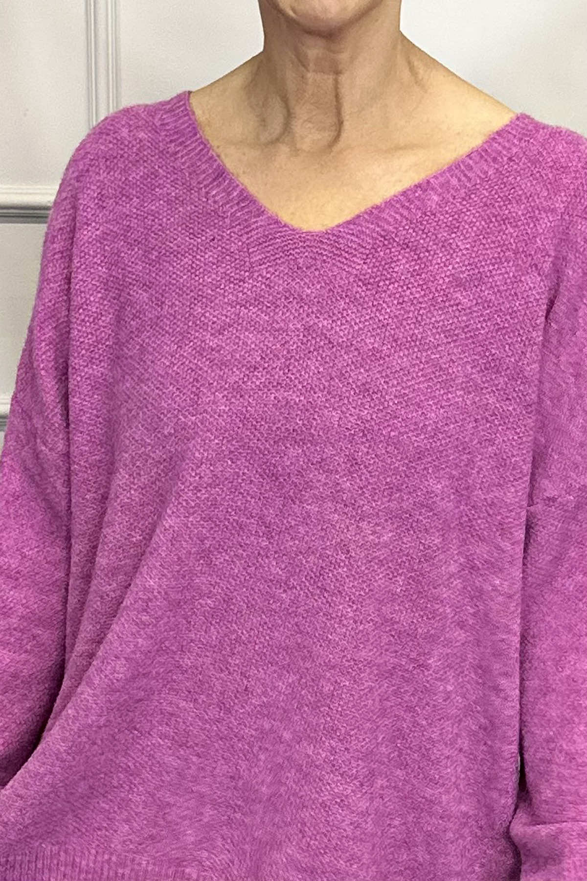 Made In Italy Lavinia Vneck Jumper Made In Italy Kit and Kaboodal