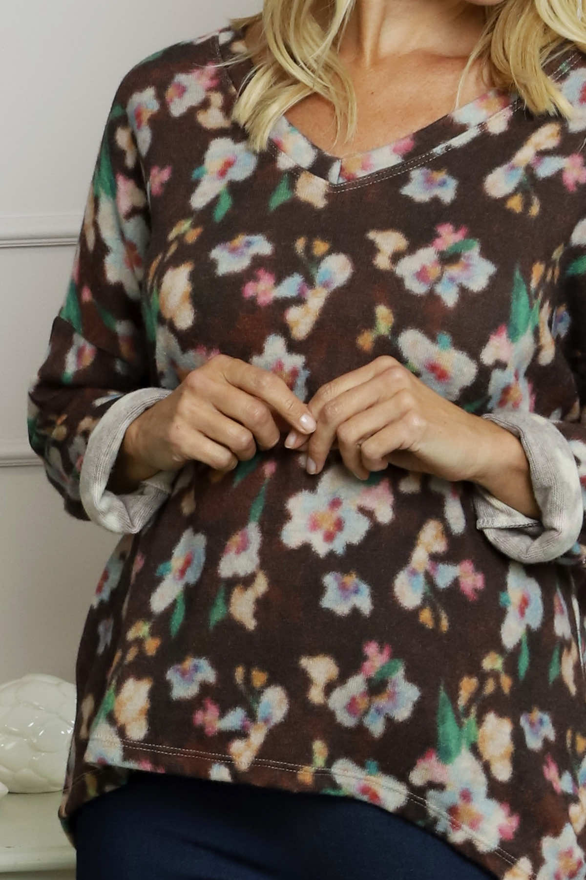 Kirsty Flower V-Neck Knit Top Cocoa