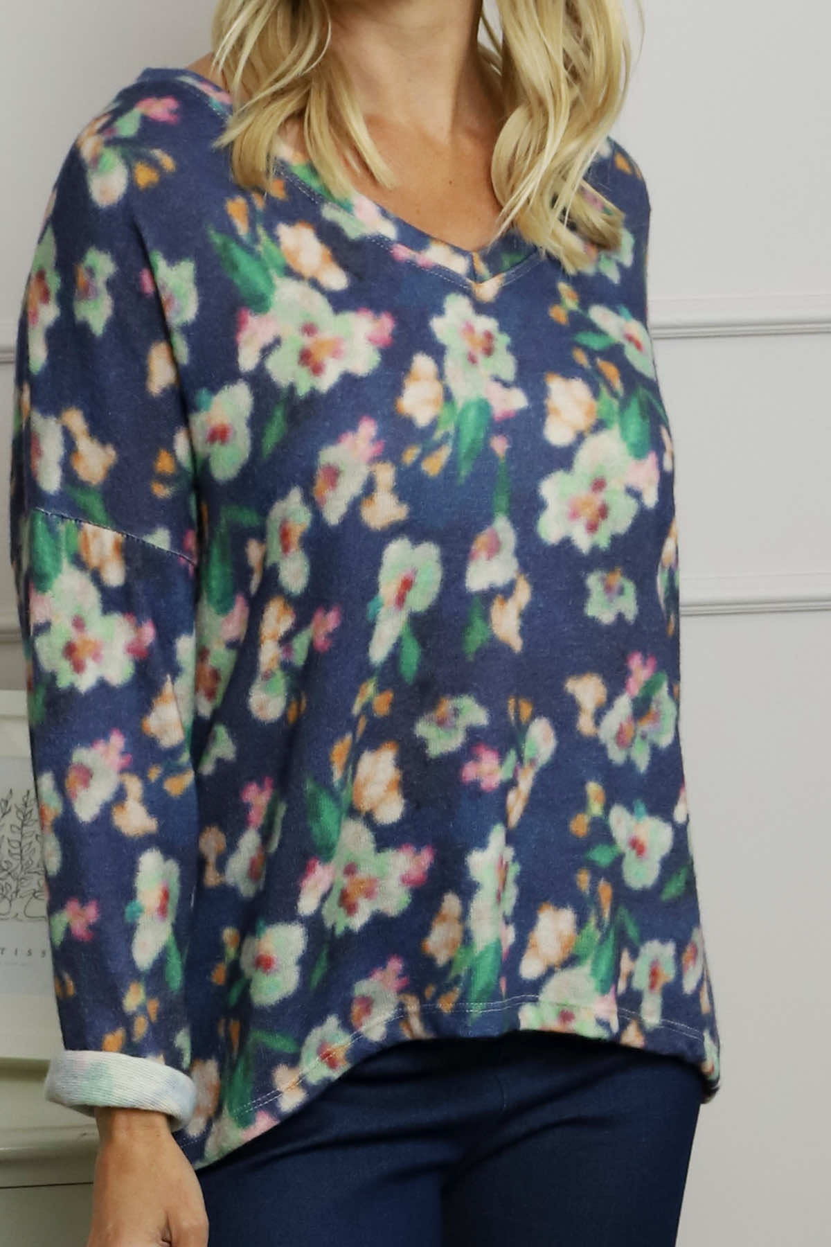 Kirsty Flower V-Neck Knit Top Navy