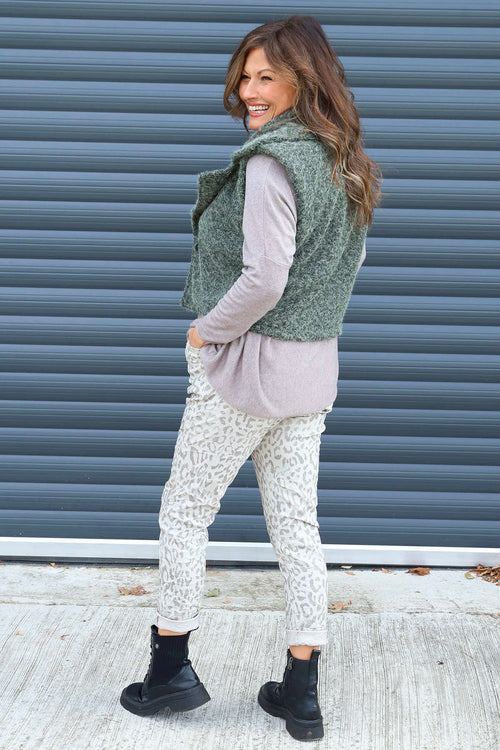 Esmeralda Gilet Khaki - Image 4