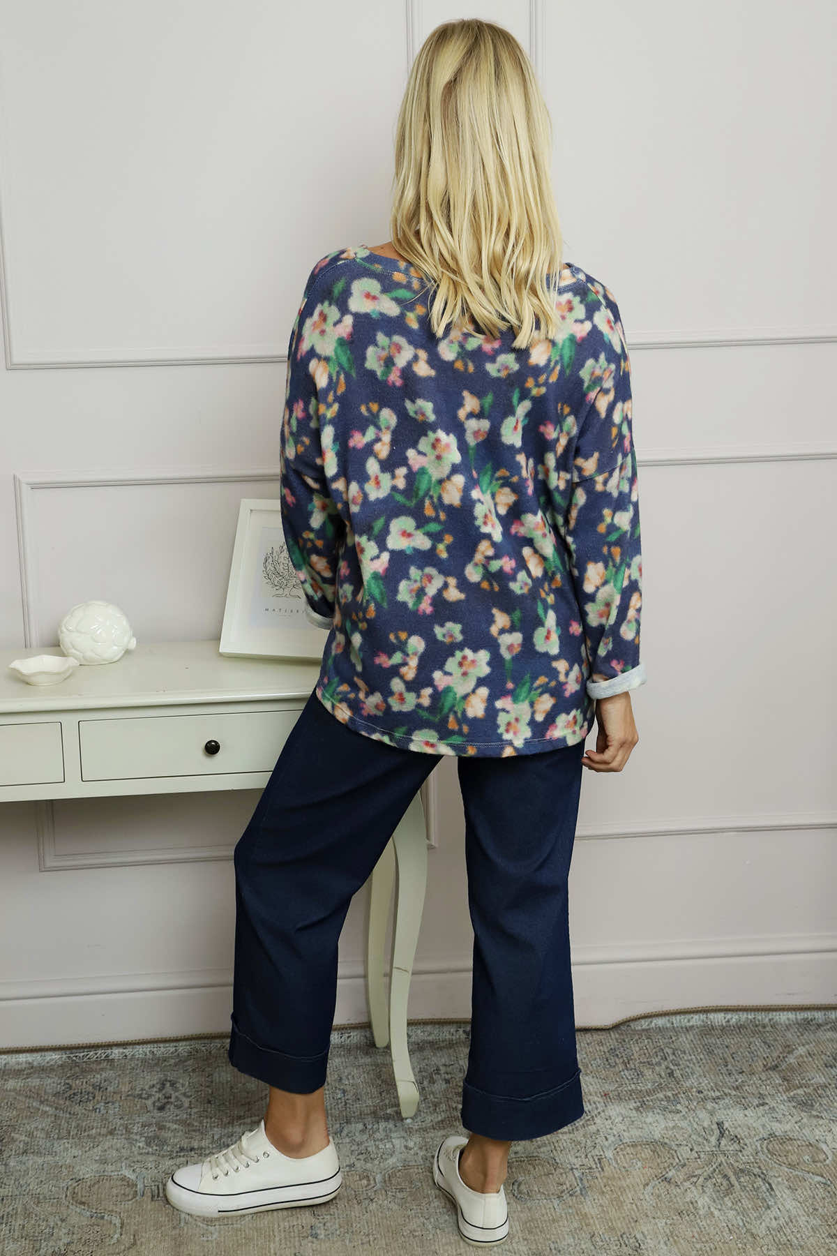 Kirsty Flower V-Neck Knit Top Navy