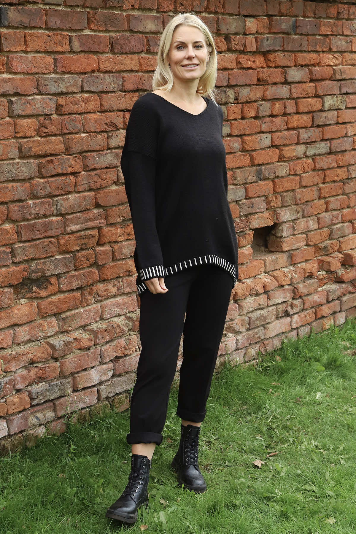 Harper Knitted Jumper Black