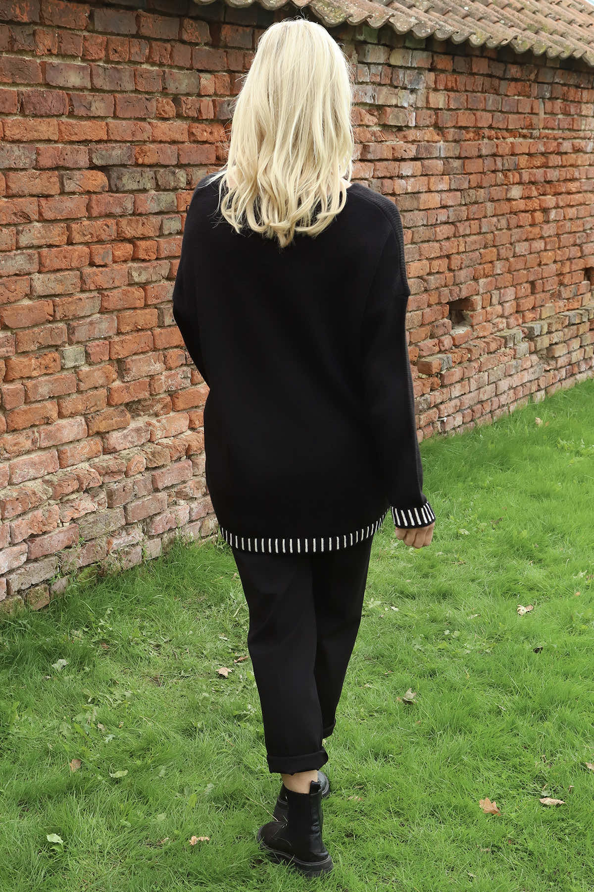 Harper Knitted Jumper Black